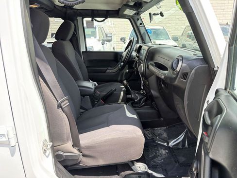 Used 2017 Jeep Wrangler Unlimited Sport AWD/4WD image 23