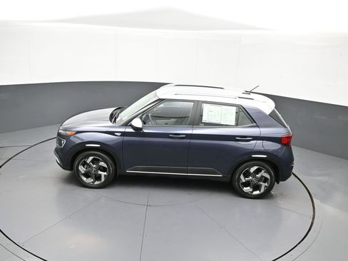 Certified 2023 Hyundai Venue Limited FWD image 40