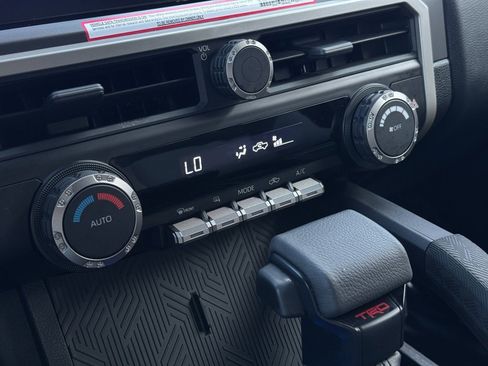 Used 2024 Toyota Tacoma TRD Sport image 26