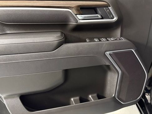 Used 2025 Chevrolet Silverado 2500 LT w/ Convenience Package image 15