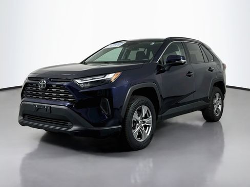 Used 2022 Toyota RAV4 XLE w/ Convenience Package AWD/4WD image 3