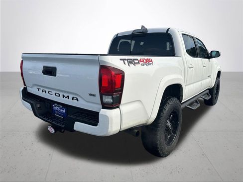 Used 2019 Toyota Tacoma TRD Sport image 7