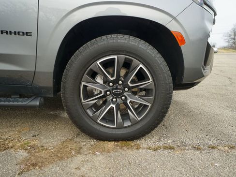 Used 2021 Chevrolet Tahoe Z71 w/ Rear Media and Nav Package image 13