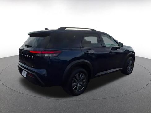 Used 2025 Nissan Pathfinder SV image 15