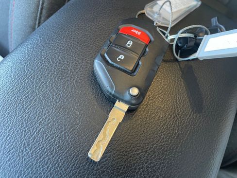 Used 2025 Jeep Wrangler Rubicon image 21