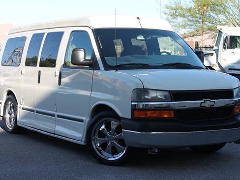 Used 2006 Chevrolet Express 1500 RWD image 2