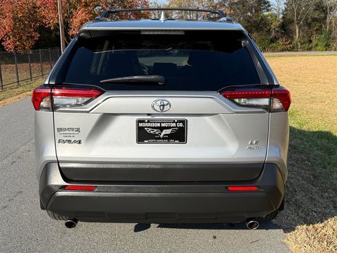 Used 2019 Toyota RAV4 LE image 29