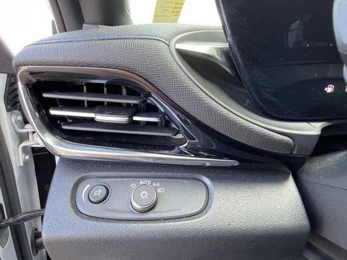 Used 2024 Buick Envista Sport Touring w/ Convenience I Package FWD image 13
