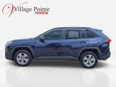 Used 2025 Toyota RAV4 XLE AWD/4WD image 2