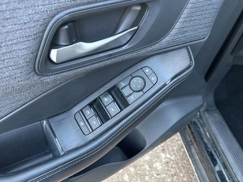 Used 2021 Nissan Rogue SV image 8