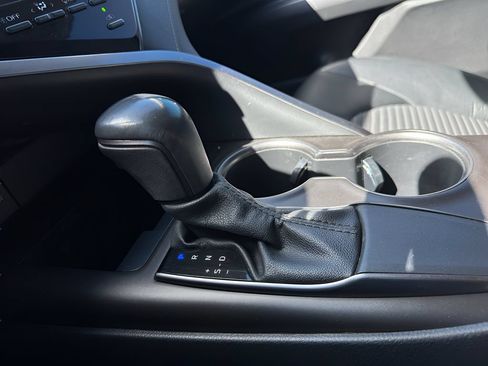 Used 2021 Toyota Camry SE FWD image 20