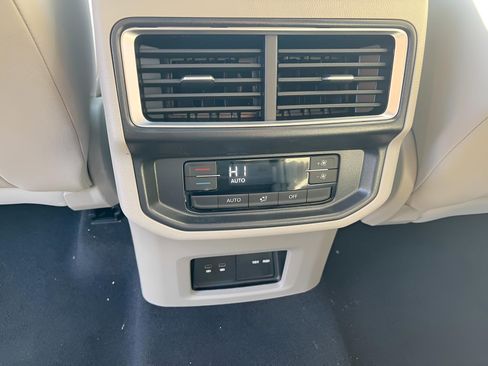 New 2026 Volkswagen Atlas SE image 25