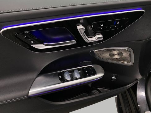 Certified 2025 Mercedes-Benz C 43 AMG 4MATIC Sedan image 32