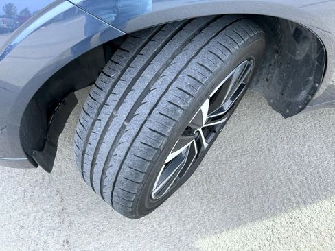 Used 2023 Volvo XC60 B5 Plus image 22