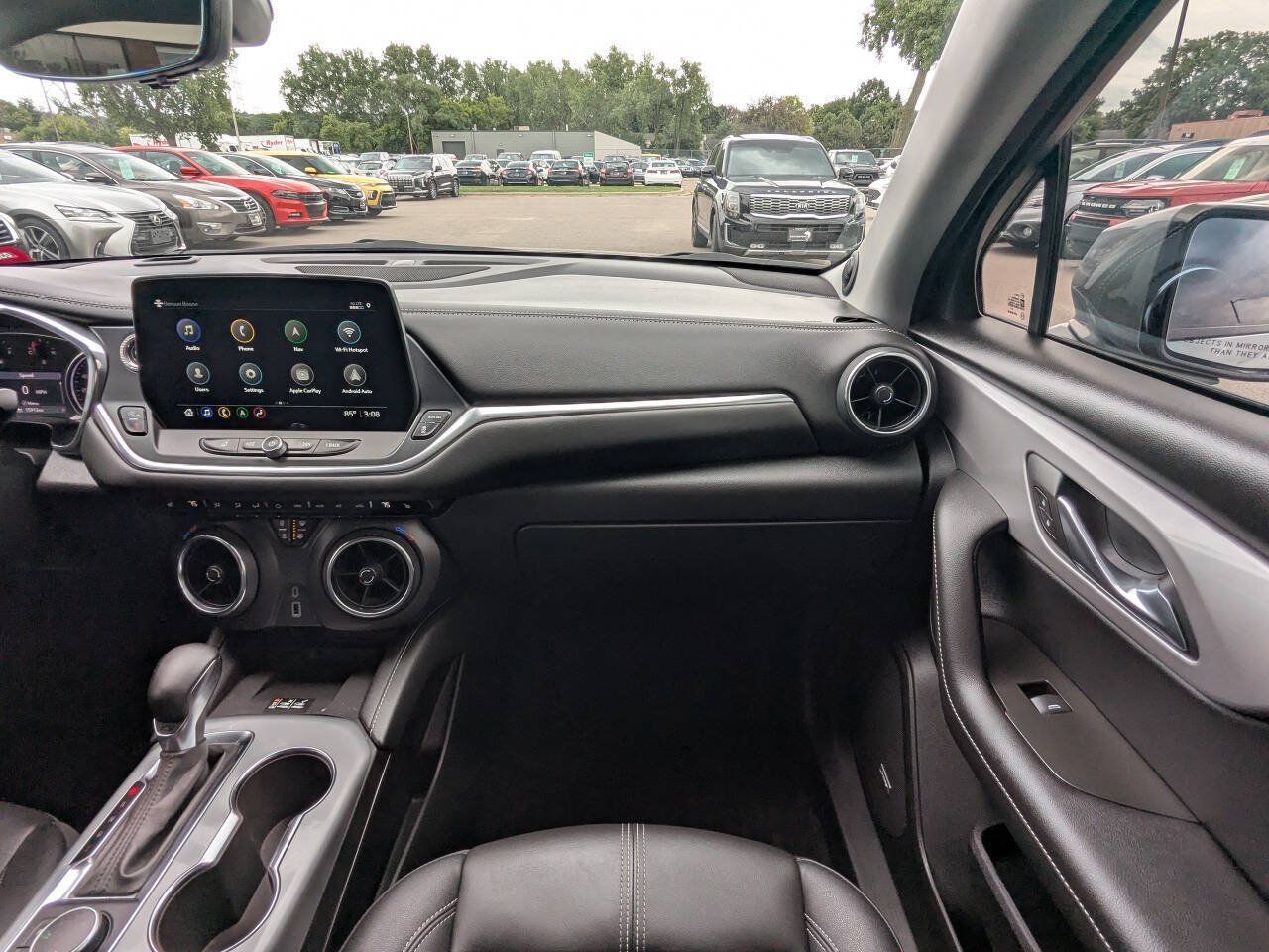 Used 2024 Chevrolet Blazer LT w/ Sound & Technology Package AWD/4WD image 17