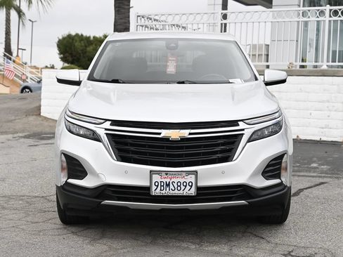 Used 2022 Chevrolet Equinox LT w/ Driver Convenience Package FWD image 3
