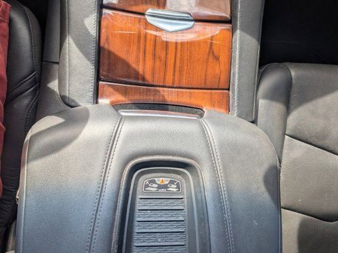 Used 2019 Cadillac Escalade Luxury AWD/4WD image 27