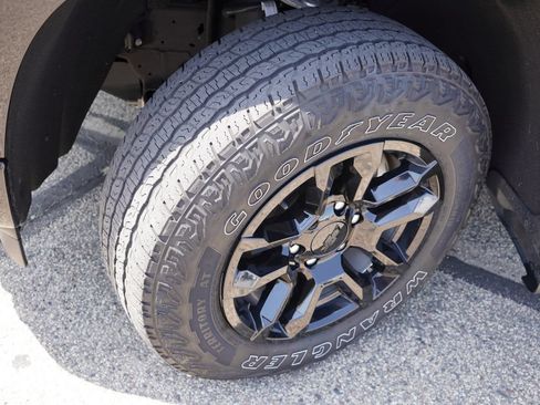 Certified 2023 Chevrolet Silverado 1500 RST w/ Z71 Off-Road Package AWD/4WD image 13