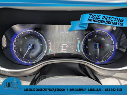 Used 2025 Chrysler Pacifica Select AWD/4WD image 24