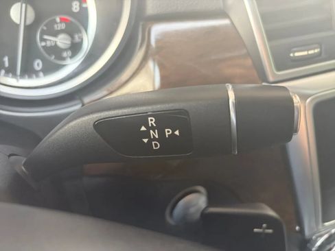 Used 2015 Mercedes-Benz ML 350 4MATIC w/ Premium 1 Package image 27