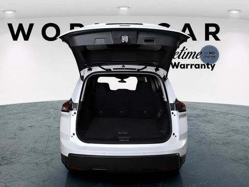 Used 2025 Nissan Rogue S FWD image 11