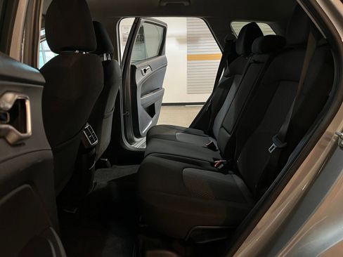 Used 2025 Kia Sportage LX FWD image 25
