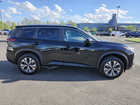 Used 2023 Nissan Rogue SV w/ SV Premium B Package image 18