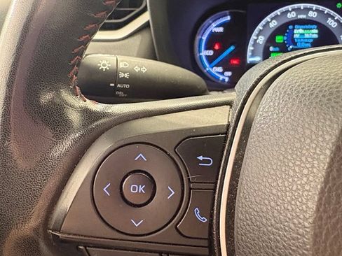 Used 2021 Toyota RAV4 SE w/ Weather & Moonroof Package AWD/4WD image 21