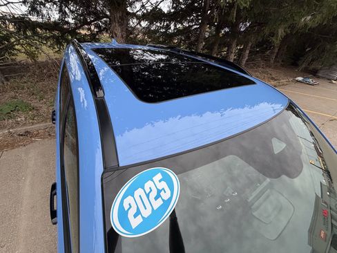 Used 2025 Honda Pilot TrailSport image 10