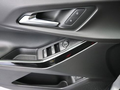 New 2026 Chevrolet Equinox LT image 35