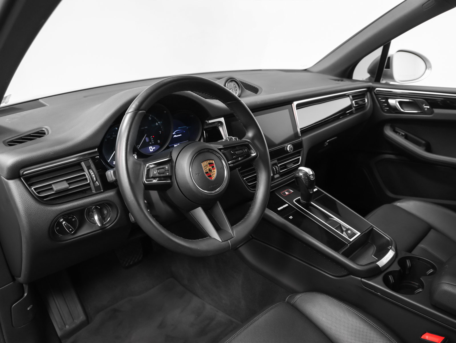 Certified 2023 Porsche Macan AWD/4WD image 41