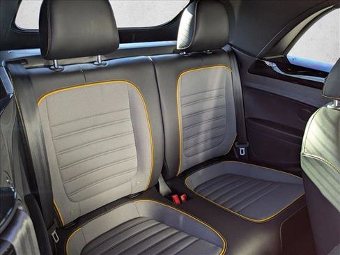 Used 2018 Volkswagen Beetle 2.0T Dune image 18