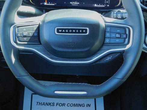 Used 2022 Jeep Wagoneer Series III w/ Flexible Seating Group image 19