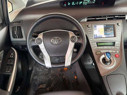 Used 2014 Toyota Prius Prime Advanced image 14