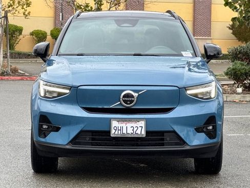 Used 2023 Volvo XC40 Recharge Ultimate w/ Protection Package Premier image 9