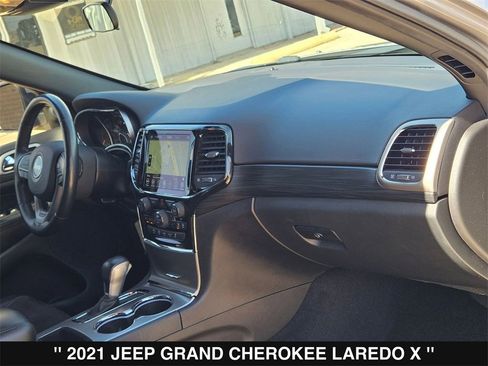 Used 2021 Jeep Grand Cherokee Laredo X image 29