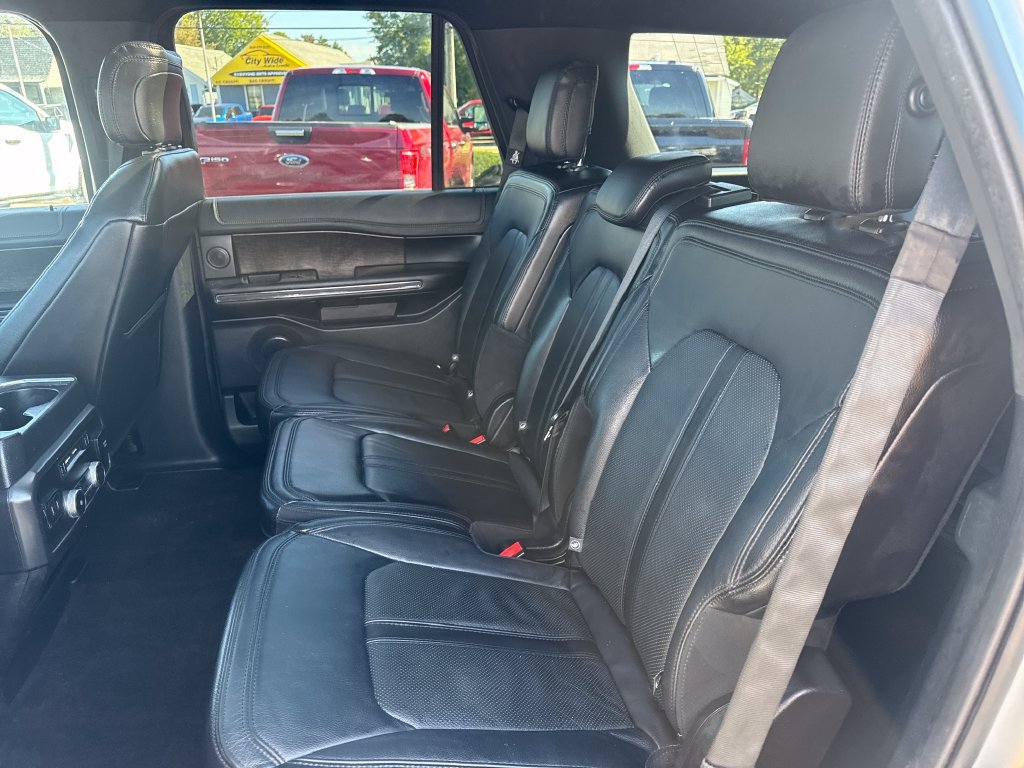 Used 2020 Ford Expedition Limited w/ Equipment Group 302A AWD/4WD image 18