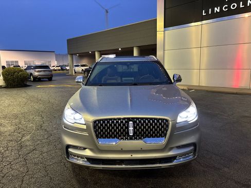 Used 2020 Lincoln Aviator Black Label w/ Dynamic Handling Package image 2