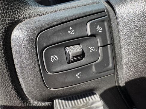 Certified 2022 Chevrolet Silverado 1500 Custom AWD/4WD image 22