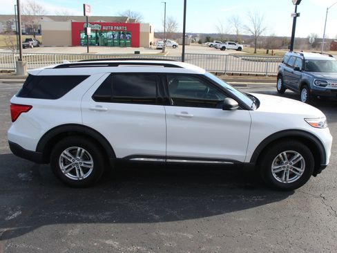 Used 2020 Ford Explorer XLT w/ Equipment Group 202A image 8