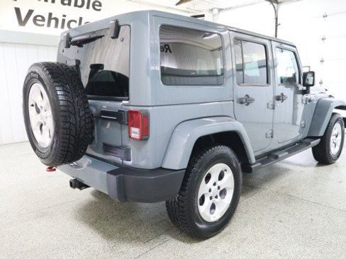 Used 2014 Jeep Wrangler Unlimited Sahara w/ Connectivity Group AWD/4WD image 6