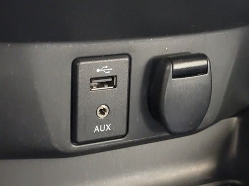 Used 2017 Nissan Rogue Sport SV w/ SV Premium Package image 24