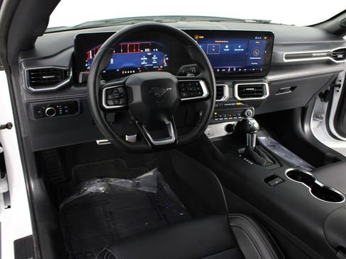 Used 2025 Ford Mustang GT Premium RWD image 8