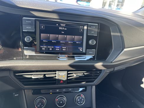 Used 2023 Volkswagen Jetta Sport image 17