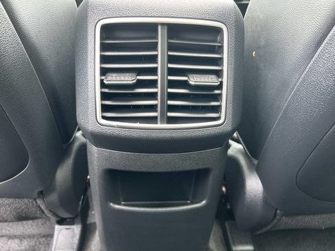 Certified 2025 Kia Sportage EX w/ EX Premium Package AWD/4WD image 11