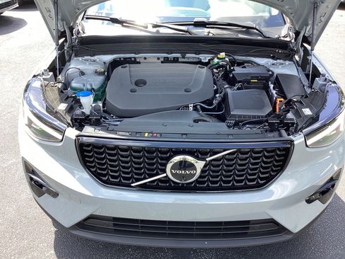 Used 2026 Volvo XC40 B5 Plus w/ Protection Package Premier image 36