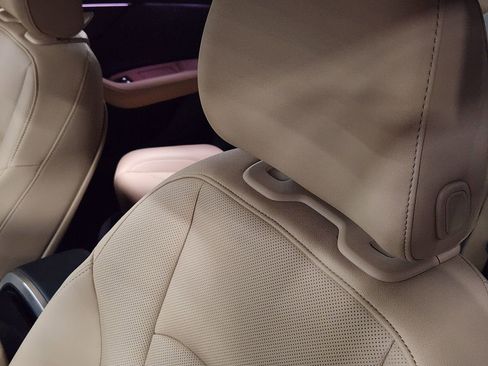 Used 2025 Audi Q8 Premium Plus image 35