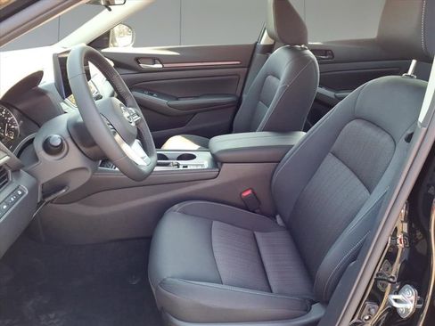 New 2025 Nissan Altima 2.5 SV w/ SV Premium Package image 11