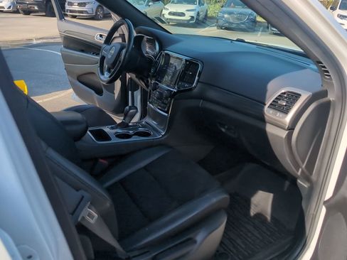 Used 2020 Jeep Grand Cherokee Altitude image 16