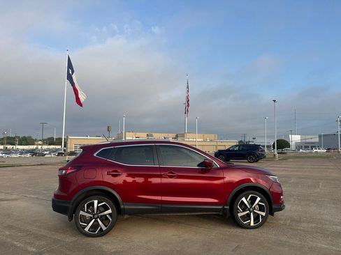 Used 2022 Nissan Rogue Sport SL w/ Premium Package FWD image 23